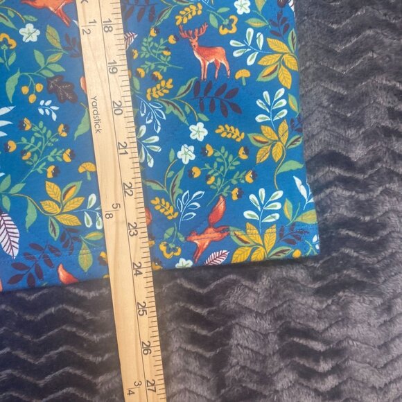 talbots 3/4 Sleeve Top With Colorful Deer & Foliage Pattern 100% Cotton Face & B - Picture 8 of 10